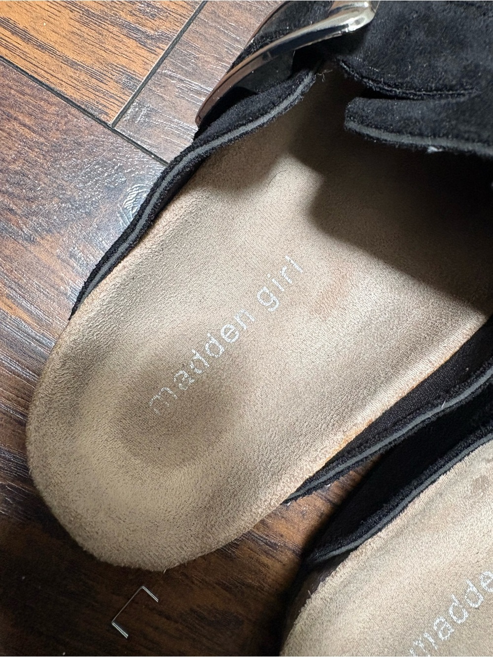 Madden Girl Black Suede Clogs Women’s Size 8 Buckle Comfort Slip On Shoes - Picture 8 of 8
